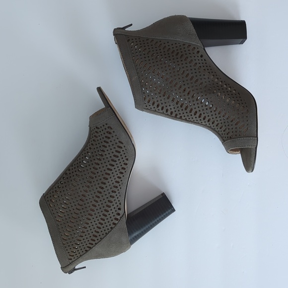 Brooks Brothers High Heeled Bootie Suede Open Toe Cut Out Grey size 8 - Picture 2 of 11